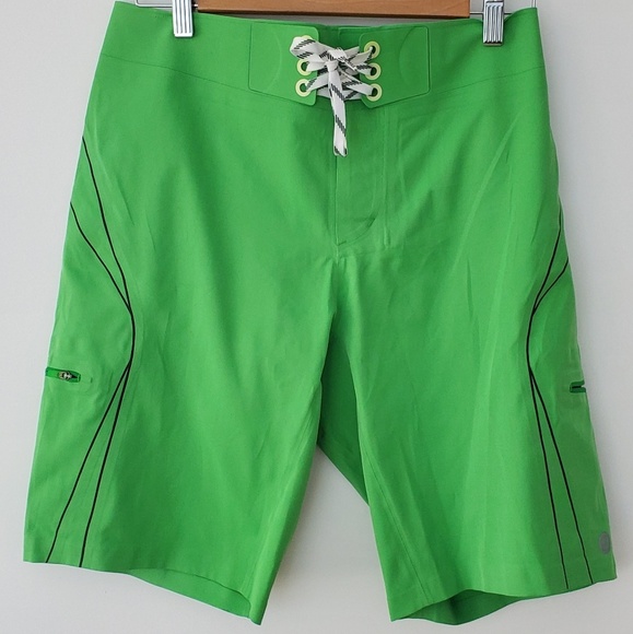 lululemon athletica Other - LULULEMON Men's Green Board Short Size 32